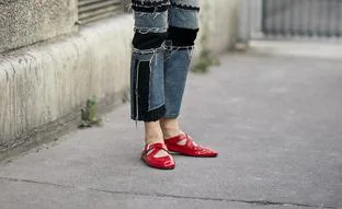 Los mejores zapatos de color rojo para elevar tus estilismos de marzo