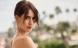 El espectacular look de la española que no se vio en la alfombra roja de los Oscars 2024: así ha arrasado Manuela Vellés