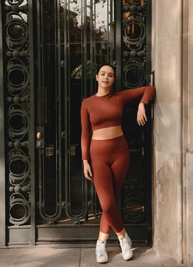 Mujer con ropa deportiva en la calle. / INSTAGRAM @MYLIBI