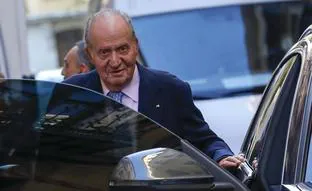 El rey Juan Carlos vuelve a España: así es Mikel Sánchez, el prestigioso traumatólogo en cuyas manos confía su movilidad