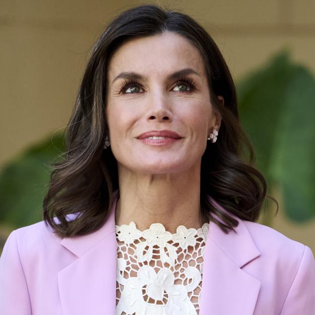 Por qué Letizia ha cambiado faldas y vestidos por pantalones: el giro secreto de sus looks hacia la madurez que nadie había advertido