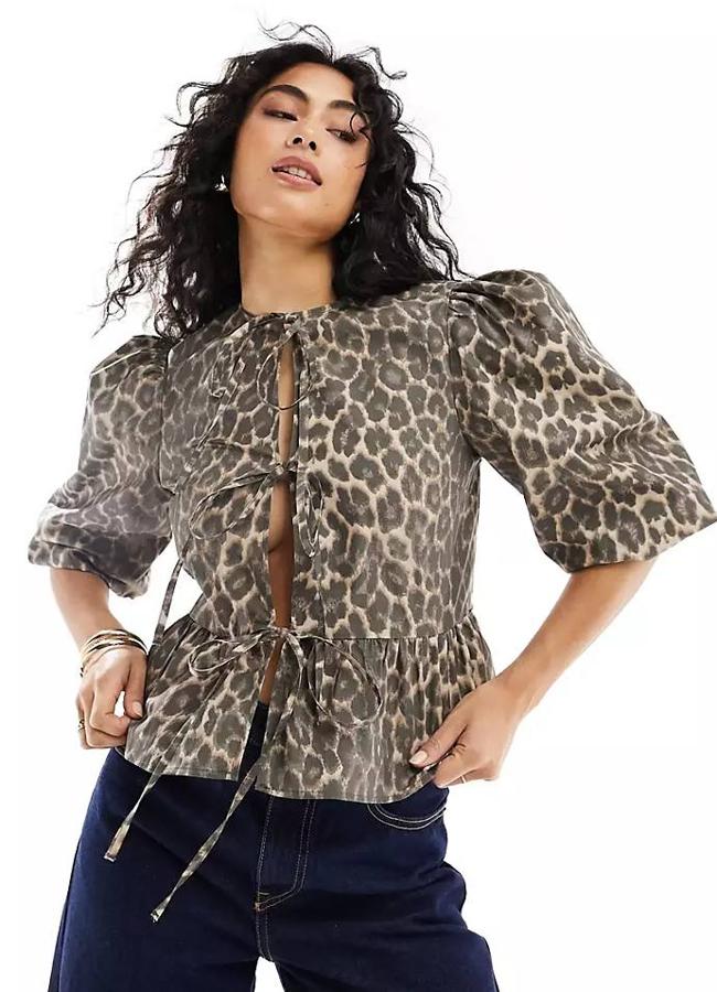 Blusa con lazos de leopardo