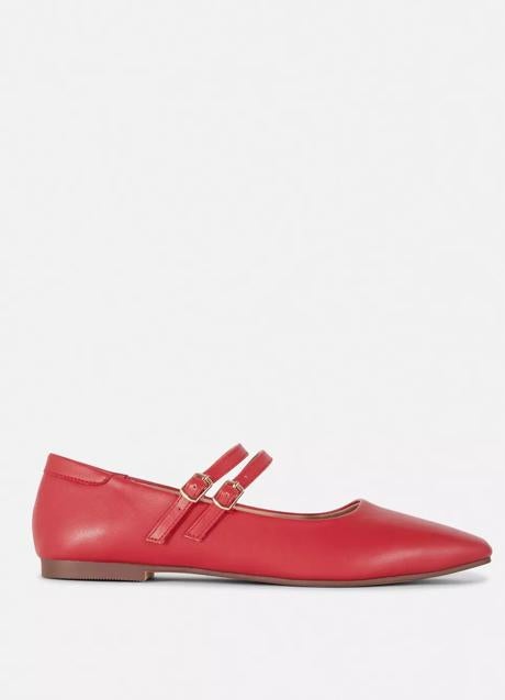 Zapatos rojos de Primark (14 euros)