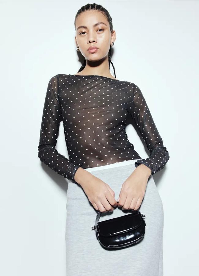 Top de punto transparente de H&M, 9,99 euros.