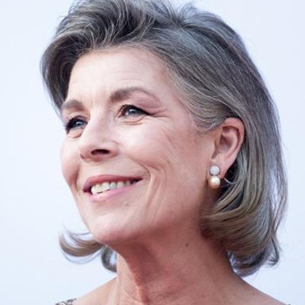 Estos son los cinco cortes de pelo para mujeres con canas que triunfarán en primavera de 2024