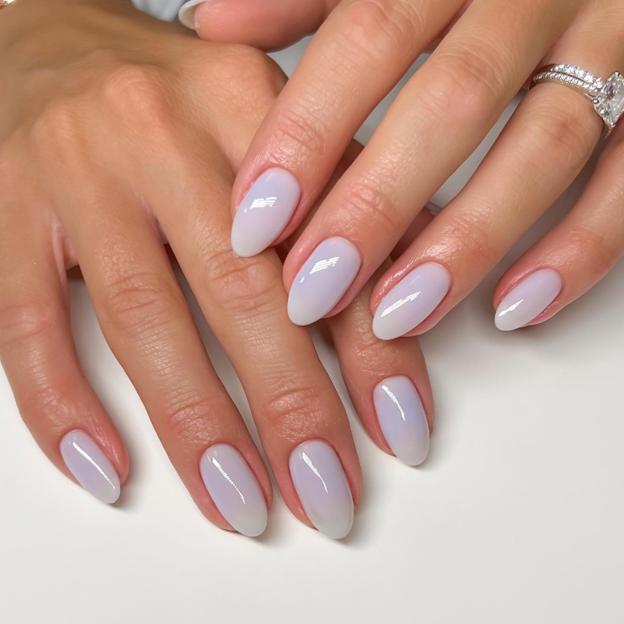 Ideas de uñas para abril: elegantes, sencillas y muy minimalistas