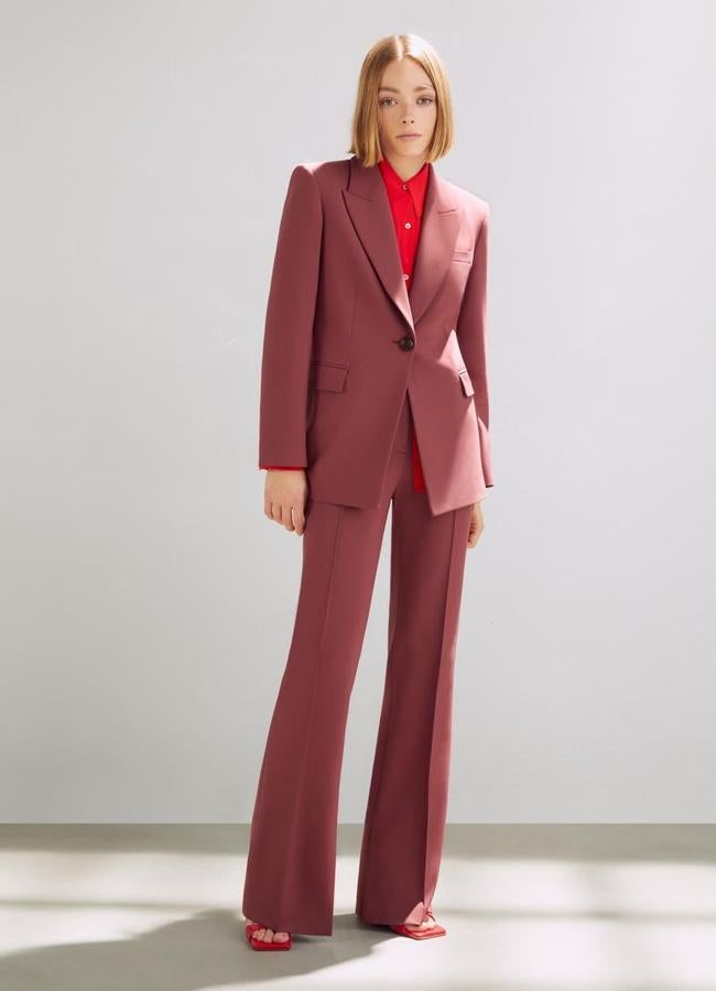 Blazer dusty rose de El Corte Inglés, 190 euros..