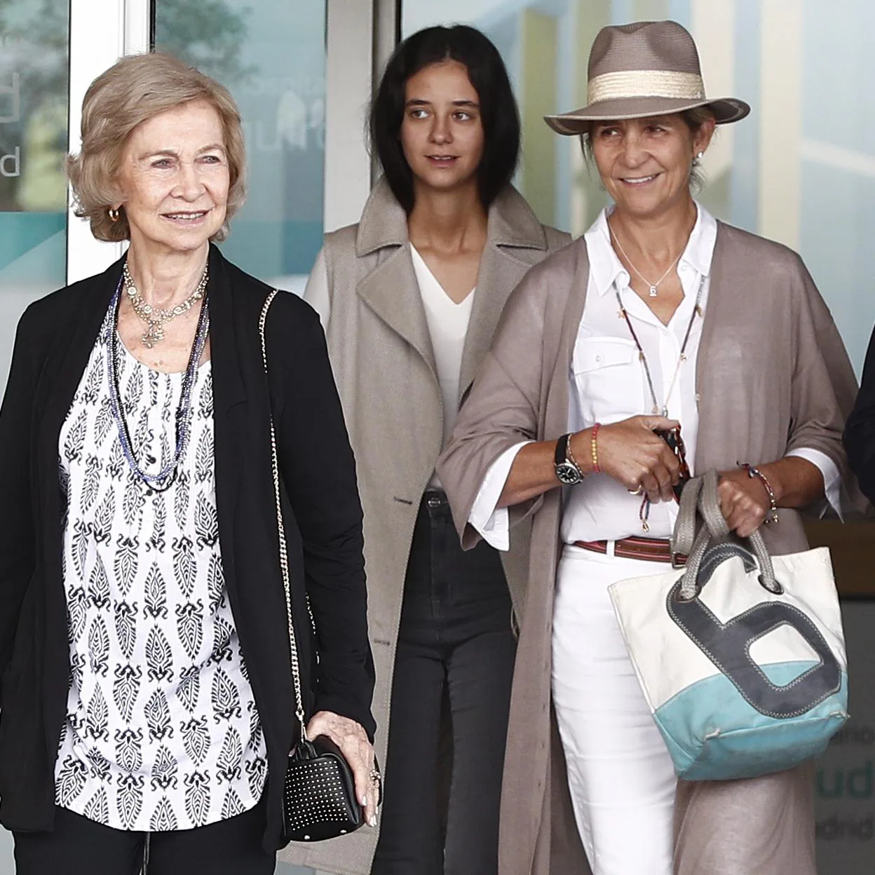 La reina Sofía junto a su hija, la infanta Elena, y su nieta Victoria Federica. 