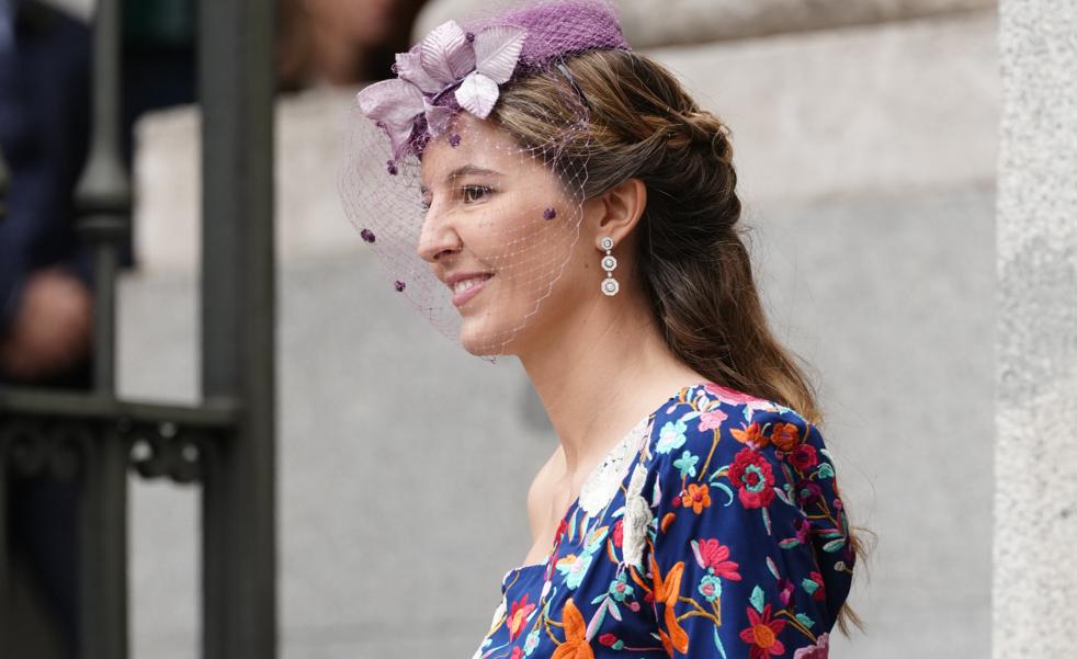 La otra novia en la boda de Almeida: el look de Victoria López-Quesada, la aristócrata que sí logrará que Letizia vaya a su enlace