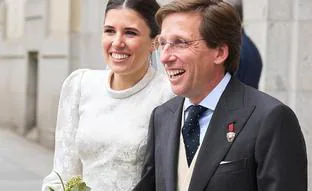 El significado oculto de las joyas de Teresa Urquijo en su boda con Almeida: del espectacular anillo de pedida a los pendientes con diamantes