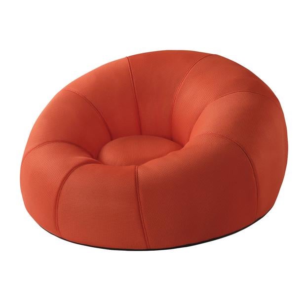 El nuevo sillón hinchable BRÄNNBOLL de IKEA.