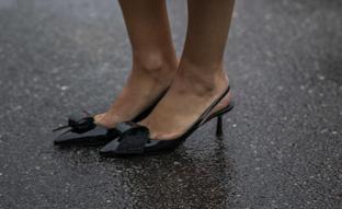 De Hailey Bieber a las gemelas Olsen: el slingback es el zapato de moda de primavera y estos son nuestros favoritos