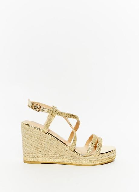 Sandalias de esparto de Sfera (19,99 euros)