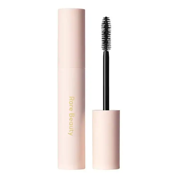 Perfect strokes universal mascara de Rare Beauty