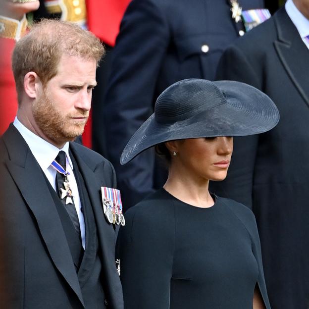 El príncipe Harry y Meghan Markle en el funeral de Isabel II. 