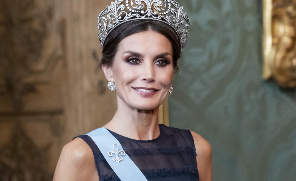 Letizia se viste de gala: estos son los cinco vestidos de reina más impresionantes que ha llevado