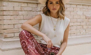 Pantalones estampados que marcan tendencia y le dan estilo a tus looks de primavera