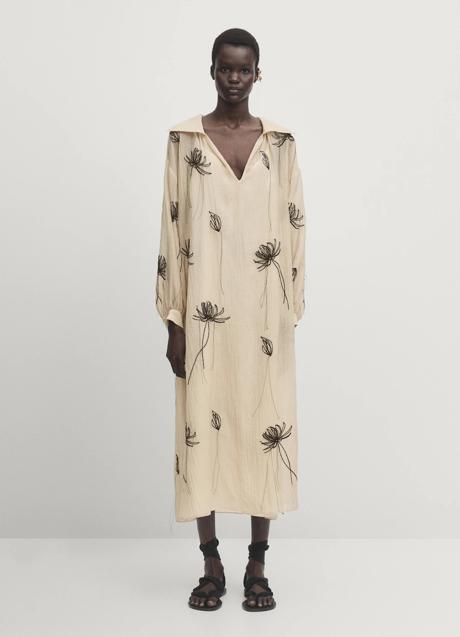 Vestido con estampado de flores de Massimo Dutti (99,99 euros)