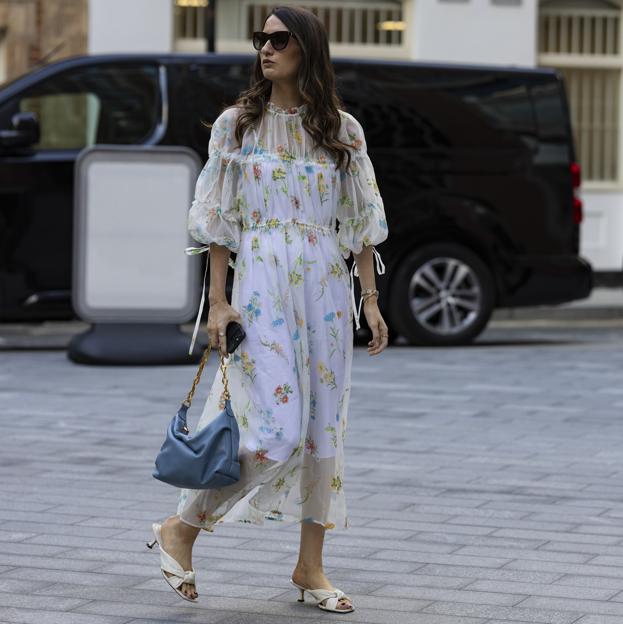 Bolsos denim ideales y que pegan con todo perfectos para completar un look de primavera