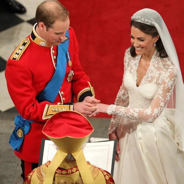 Kate Middleton y el príncipe Guillermo el día de su boda