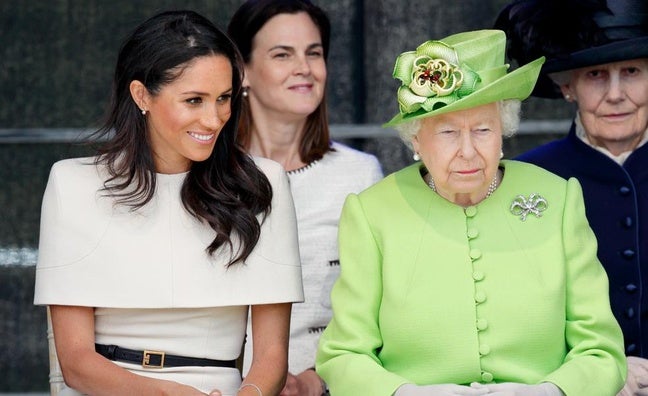 El trauma de Samantha Cohen, la mujer que trabajó 17 años con Isabel II, pero solo aguantó uno con Harry y Meghan Markle