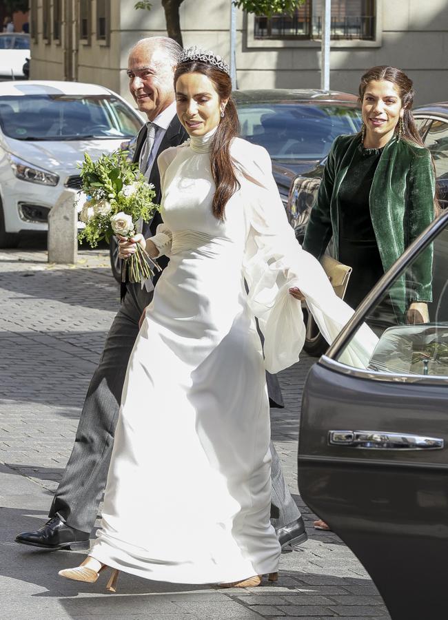 Teresa Revuelta llegando a la iglesia. Foto: Gtres.