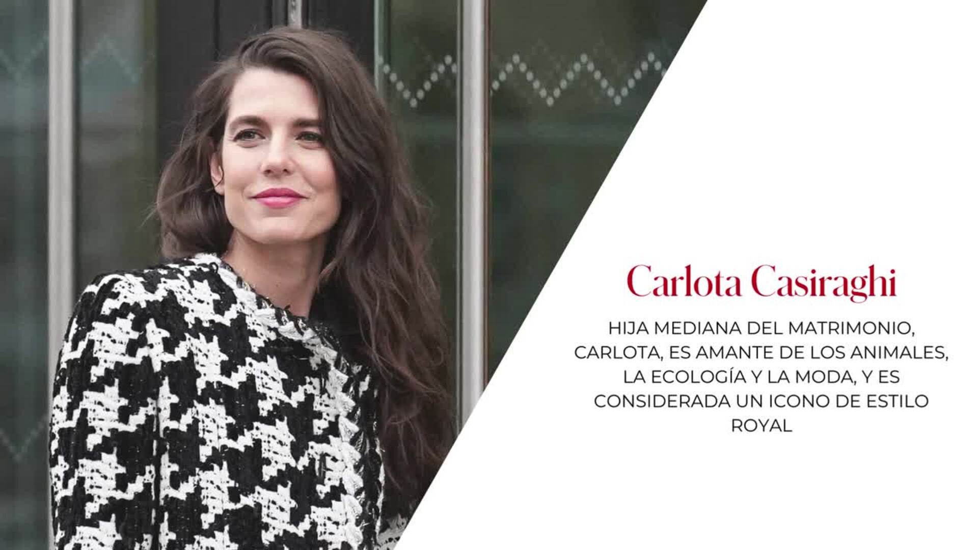 Carolina de Mónaco sabe cómo lucir con estilo un bolso blanco en un evento de primavera