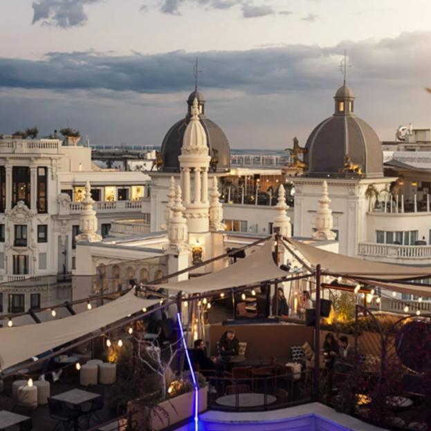 El plan saludable de la semana con DJ, atardecer, manzanas y las mejores vistas a las azoteas de Madrid