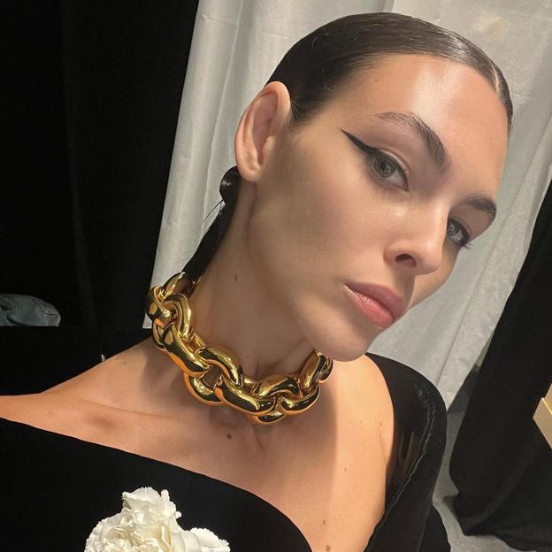 Eyeliner marrón vs negro: cuándo escoger cada uno de estos tonos icónicos