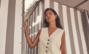 Las novedades de Sfera: chalecos elegantes, vestidos bordados y alpargatas de esparto que llevarás en primavera y verano