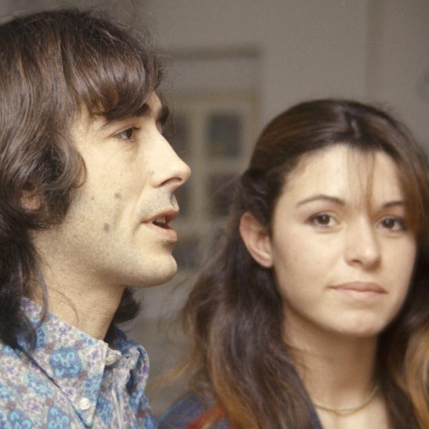 Las tres mujeres que han marcado la vida de Serrat, Premio Princesa de  Asturias de las Artes | Mujerhoy
