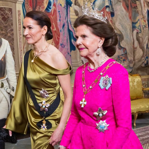 Cena de gala en Suecia: del espectacular vestido de la reina Silvia a la tiara joya de Victoria