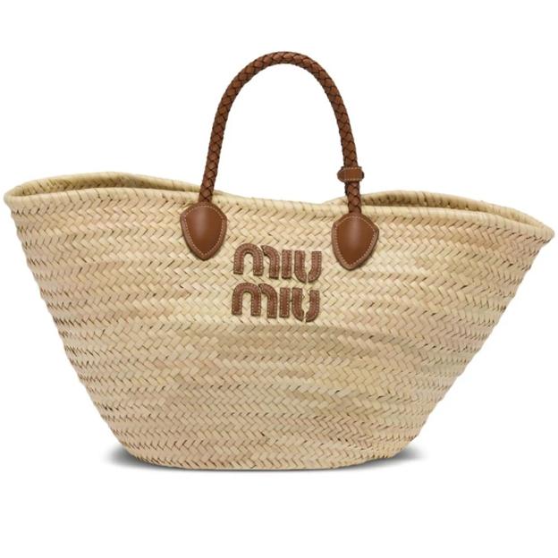 Miu Miu bolso shopper Palmetto tipo cesta, 850 euros.