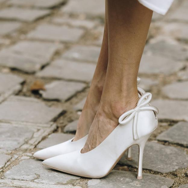 Zapatos con lazo en el street style