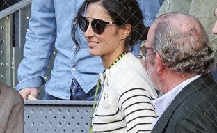 Xisca Perelló y el look a juego con su hijo para ir a ver a Nadal: así es el jersey de rayas perfecto