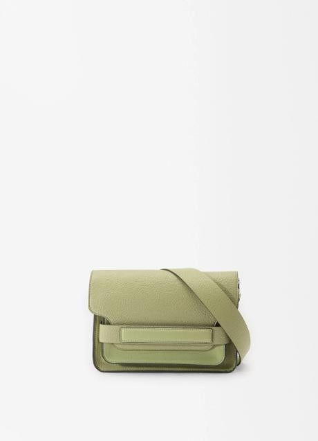 Bolso bandolera de color verde de Parfois (27,99 euros)