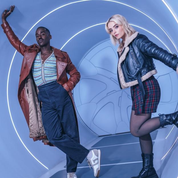 Ncuti Gatwa y Millie Gibson en una imagen promocional de Doctor Who.