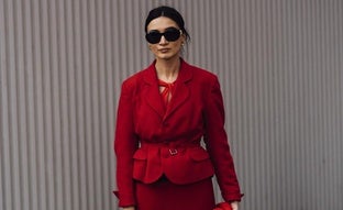 Zara quiere que vistas de rojo esta primavera: 8 prendas ideales que favorecen muchísimo