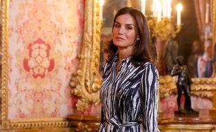 El vestido camisero de Special Prices que podría comprarse la reina Letizia o cualquier royal