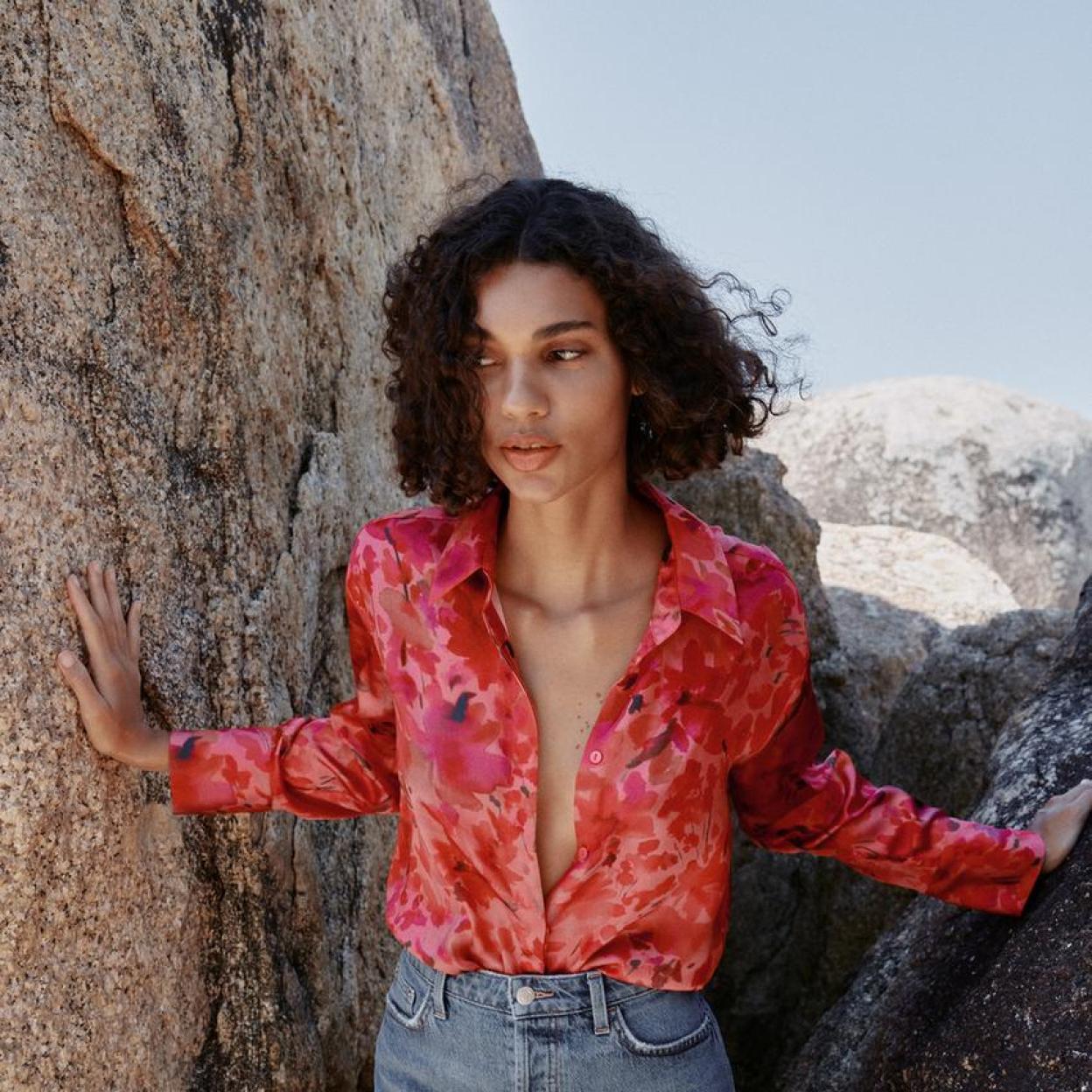 La blusa estampada es la prenda que te soluciona el que me pongo Mujer Hoy