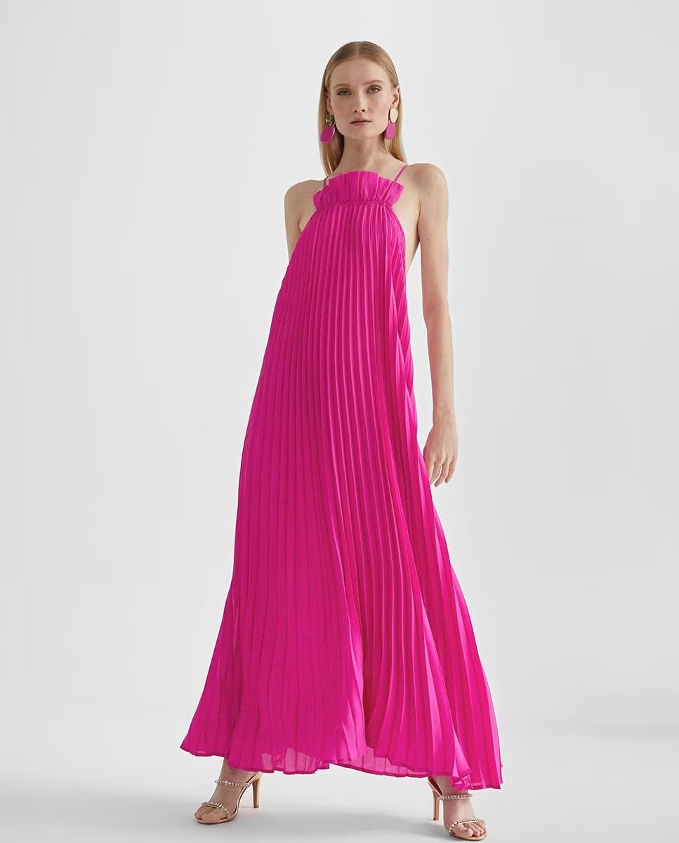 Vestido largo plisado de Lola Casademunt, 199 euros.