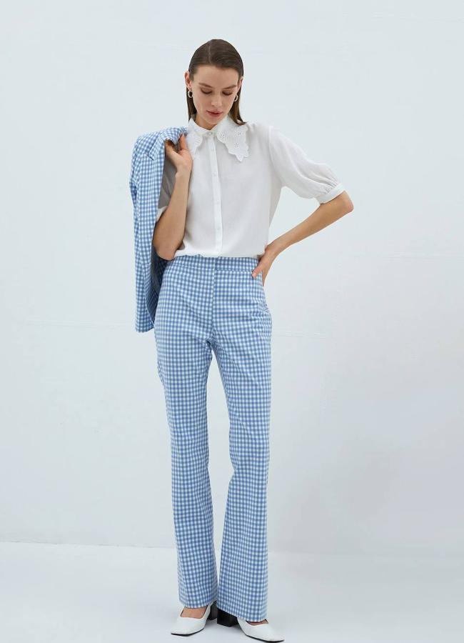 Pantalón de vichy flare en azul bebé