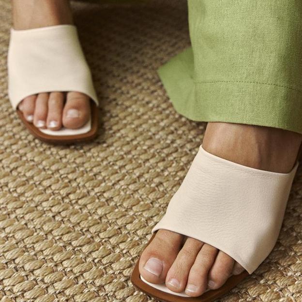 Uñas naturales y sin pintar: así es la apuesta de Zara por una pedicura limpia y fresca