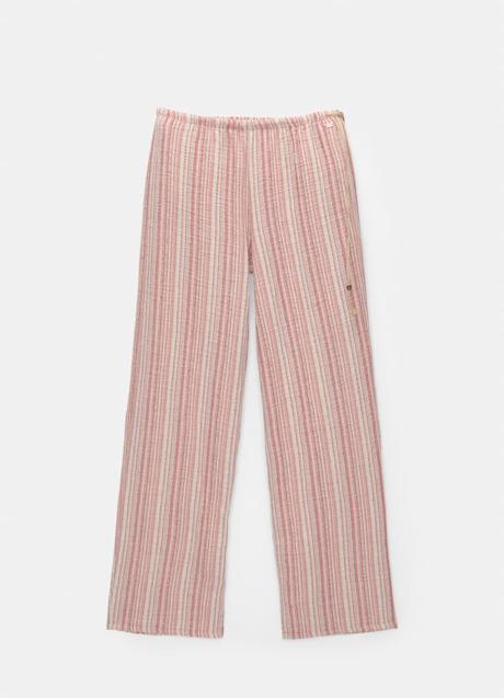 Pantalones de rayas de Pull & Bear (25,99 euros)