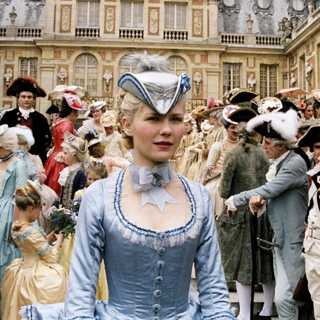 Kirsten Dunst como María Antonieta en la película biográfica dirigida por Soffia Coppola.