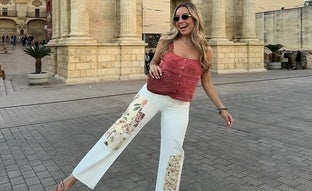 Flechazo con los pantalones vaqueros primaverales que tienen enamoradas a las influencers