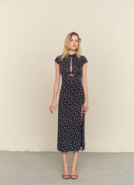 Vestido estampado con lunares de Mango (200 euros)