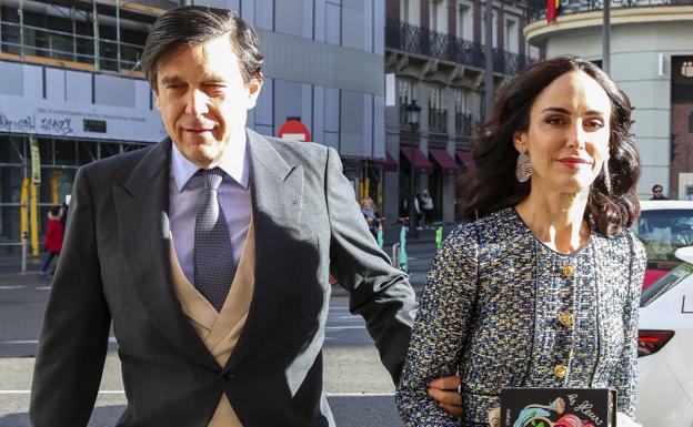 Amparo Corsini junto a su marido, Manuel Falcó en la boda de Felipe Matossian Falco. 