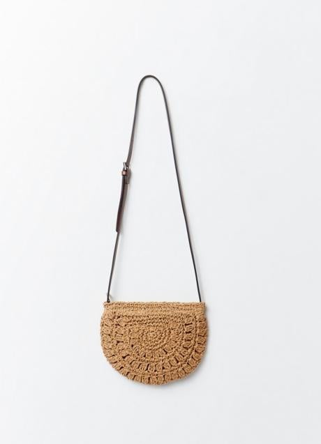 Bolso de rafia de Sfera (11,99 euros)