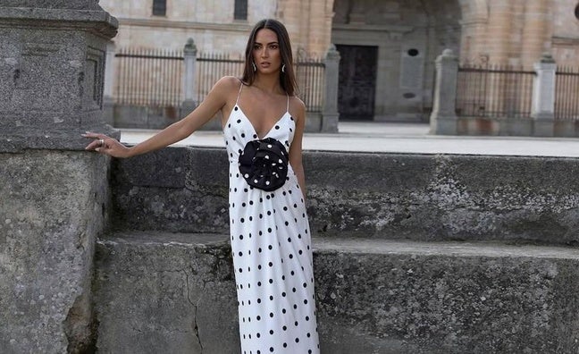 Vestidos de invitada de Sfera que son un chollo para bodas de primavera-verano